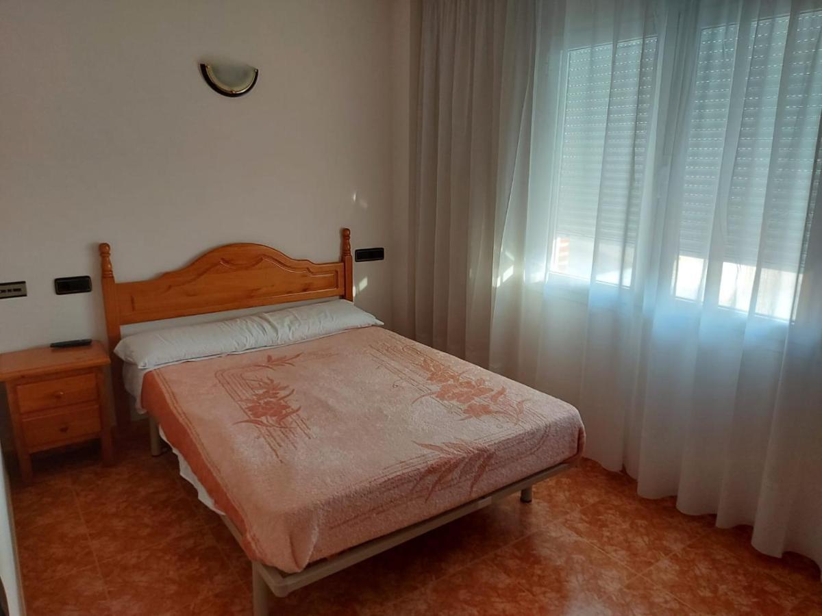 Hostal Linares Villanueva de Argaño Exterior photo